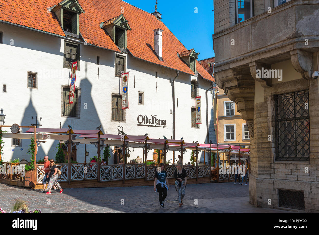 Olde Hansa Restaurant, vista sulla famosa taverna del ristorante Olde Hansa nel centro del quartiere della Città Vecchia di Tallinn, Estonia. Foto Stock