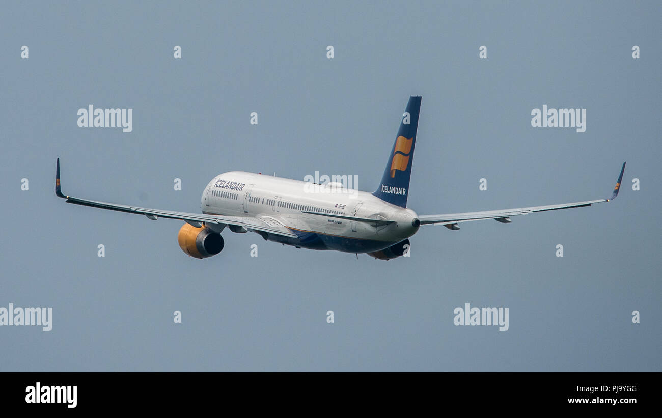 Islanda aria getti di volo off a Rekjavik dall'Aeroporto Internazionale di Glasgow, Renfrewshire, Scozia. Foto Stock