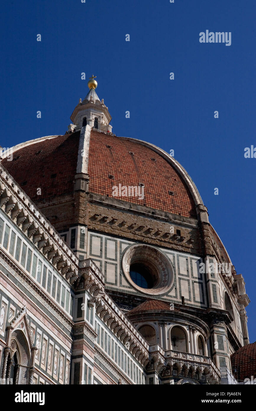 La cupola del Duomo di Firenze, Toscana, Italia: ancora la più grande cupola in muratura nel mondo Foto Stock