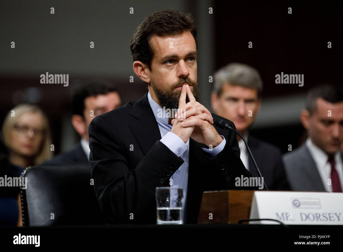 Washington, DC, Stati Uniti d'America. 5 Sep, 2018. Il CEO di Twitter Jack Dorsey testimonia davanti al Senato Comitato di intelligence sul Campidoglio di Washington, DC, gli Stati Uniti il 7 settembre 5, 2018. Credito: Ting Shen/Xinhua/Alamy Live News Foto Stock