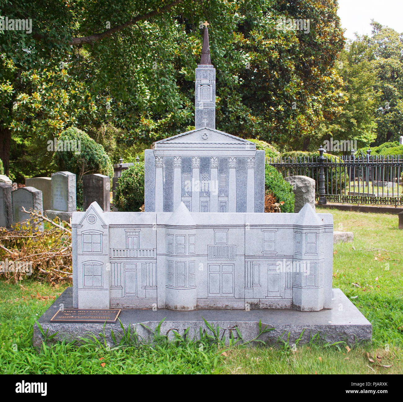 James Millard Glave padre di architettura tomba nel cimitero di Hollywood in Richmond Virginia. Foto Stock