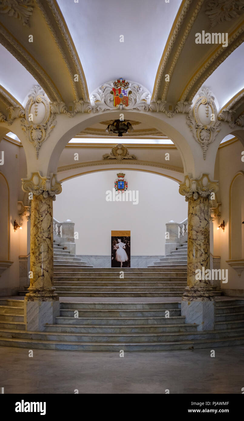 L'Avana, Cuba - CIRCA NEL MARZO 2017: ingresso al Teatro Nazionale di l'Avana. Noto anche come Gran Teatro de La Habana, Alicia Alonso. Foto Stock