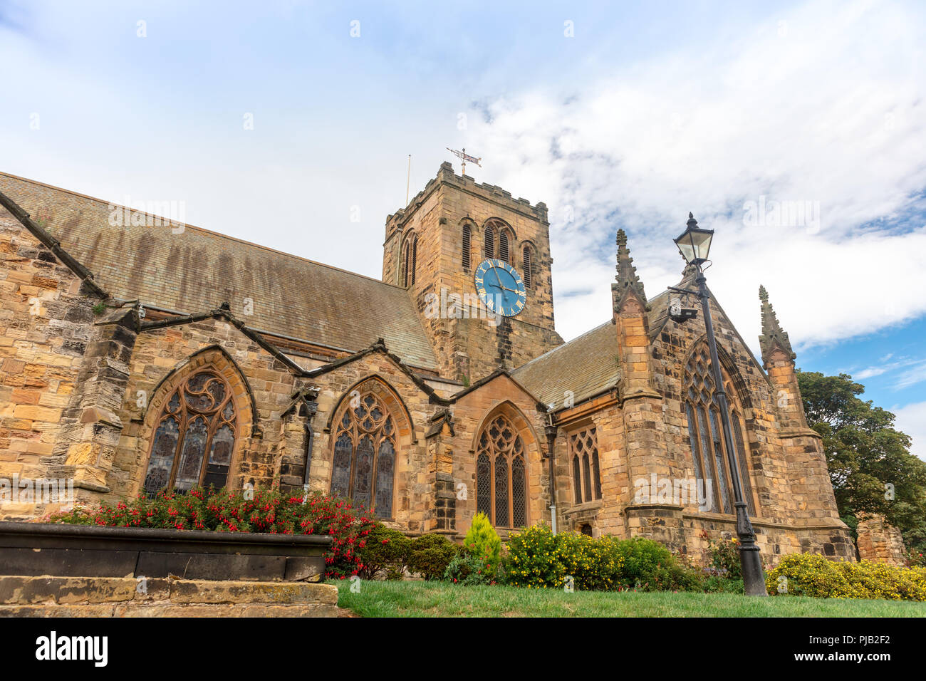 Storica chiesa di Santa Maria in Scarborough, North Yorkshire si erge sopra la città vecchia, appena al di sotto del Castello di Scarborough. Foto Stock