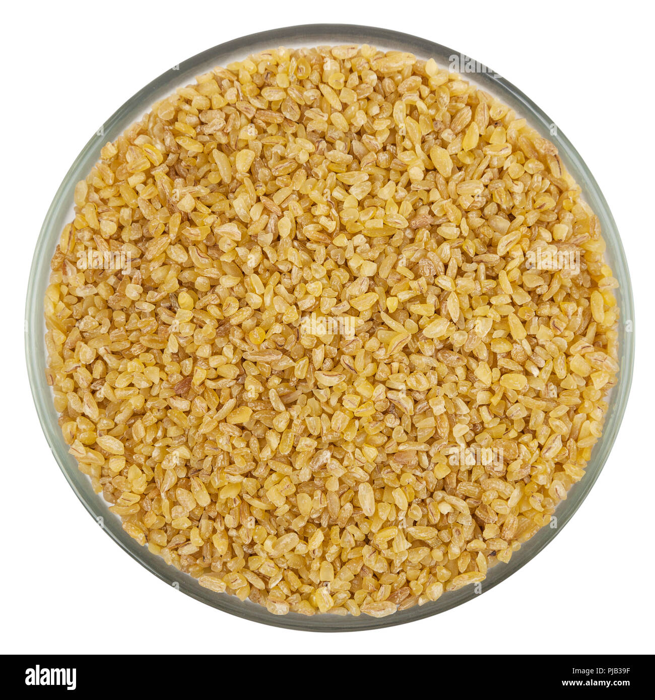 Bulgur isolato su sfondo bianco con tracciato di ritaglio Foto Stock