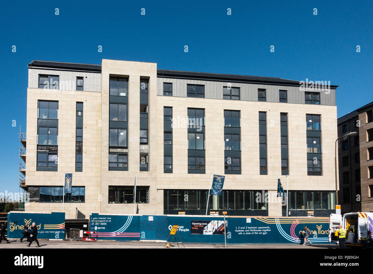 Nuovo appartamento edifici, il cantiere del motore su Leith Walk di Edimburgo. I piani di sviluppo per il divieto di locazione di appartamenti via Airbnb ecc. La Scozia, Regno Unito Foto Stock
