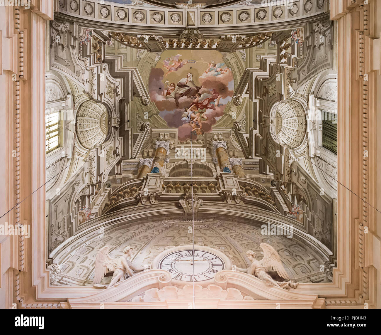 Frammento del soffitto dipinto nella chiesa di Santa Maria del Carmine. Firenze. Italia Foto Stock