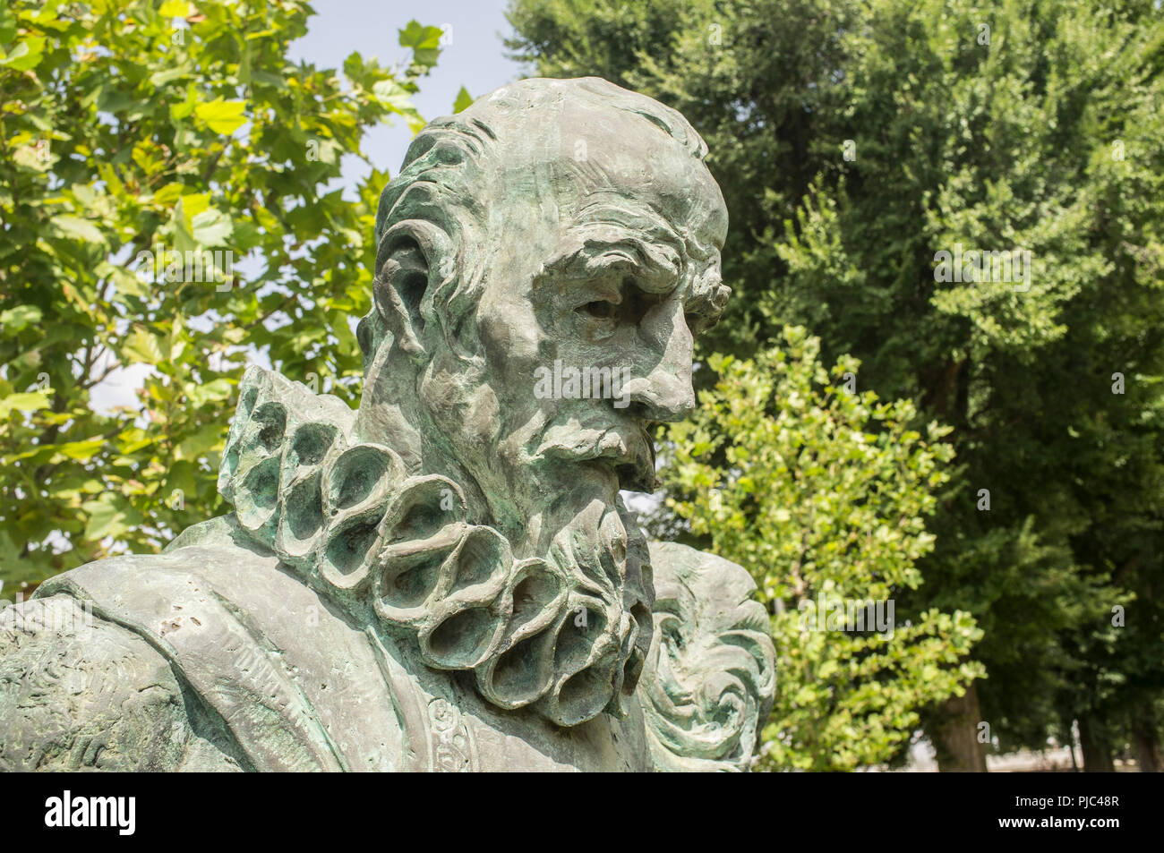 Badajoz, Spagna - Settembre il 3rd, 2018: Pedro de Alvarado, conquistatore spagnolo dell'America centrale. Scultura realizzata da Estanislao Garcia Foto Stock