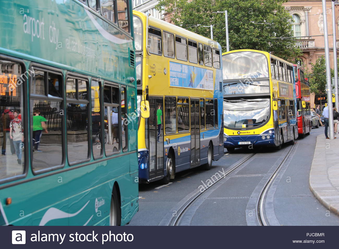 Gli autobus di Dublino come numeri turistiche luogo ma anche come più di 50% di autobus ispezionati dalla sicurezza stradale competente non ha superato il test nell'anno passato. Foto Stock