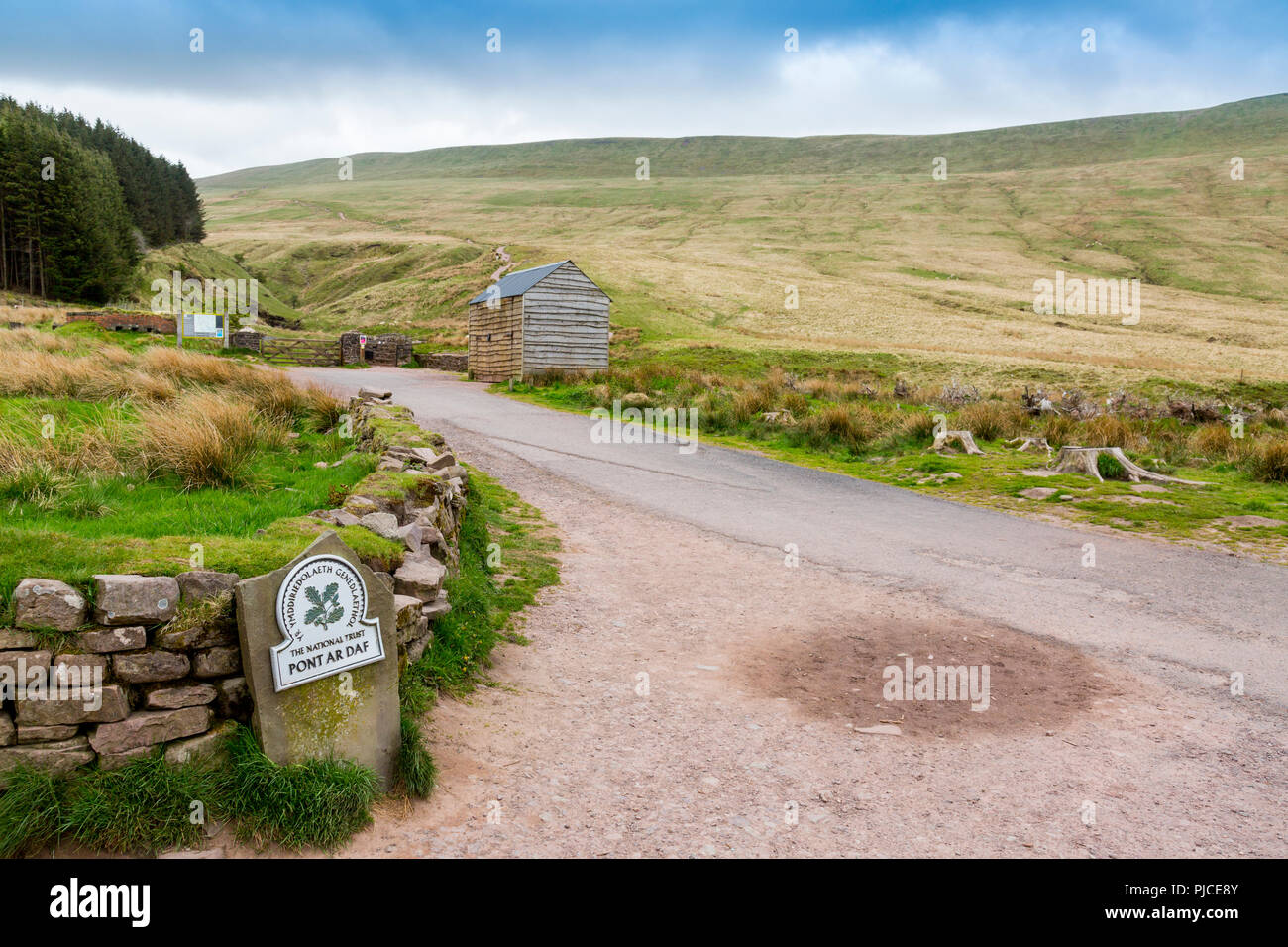 Pont Ar ponte Daf segna l'inizio del sentiero a Pen-y-Ventola il punto più alto sul Brecon Beacons e nel sud della Gran Bretagna, Powys, Wales, Regno Unito Foto Stock