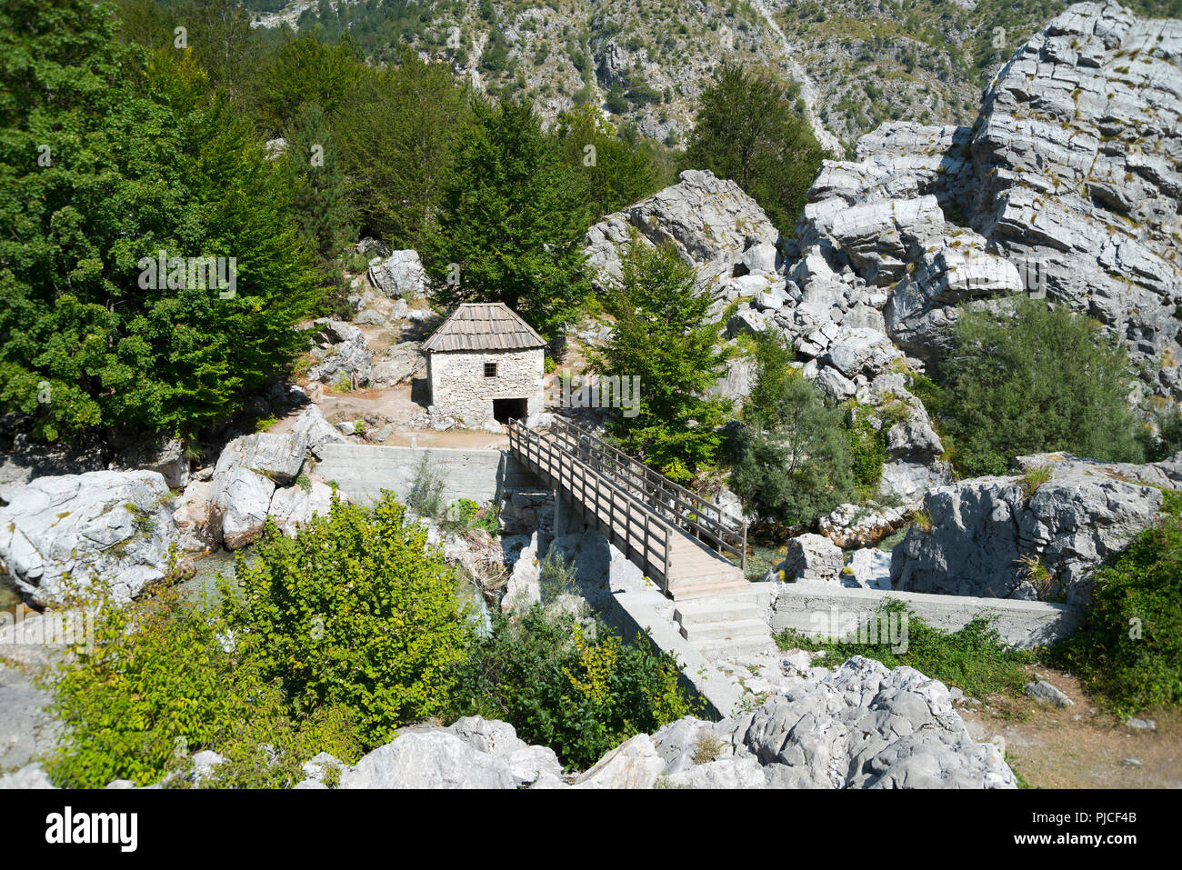 Mill, fiume Valbona, Valbona valle le Alpi Albanesi, Albania, mulino, Muehle, Fluss Valbona, Valbona-Tal, Albanische Alpen, Albanien, Mühle Foto Stock