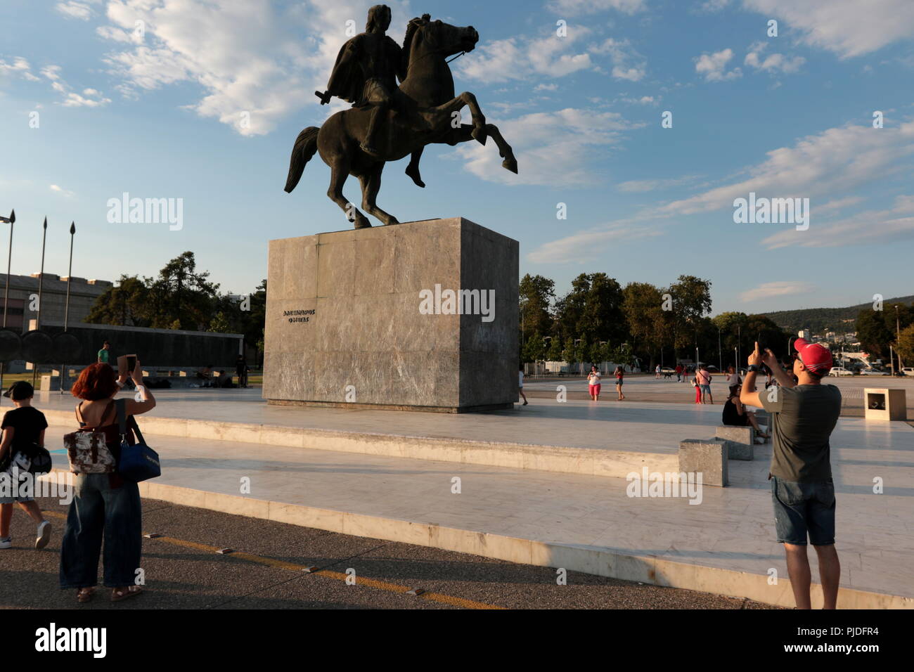 Vista della statua di Alessandro il Grande nel nord del porto greco città di Salonicco. Foto Stock
