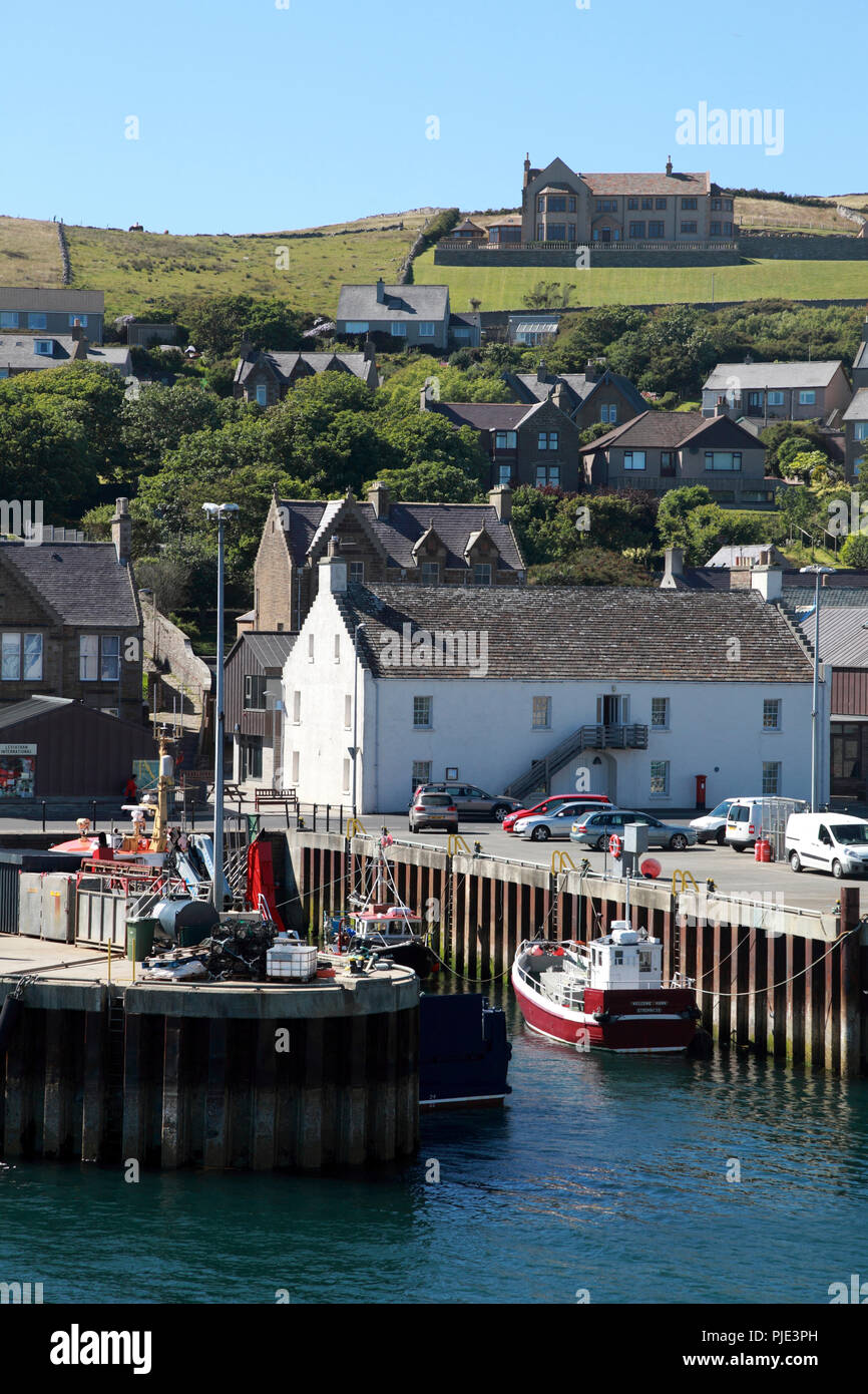 Parte del porto e della città di Stromness nelle Orkney Islands Foto Stock