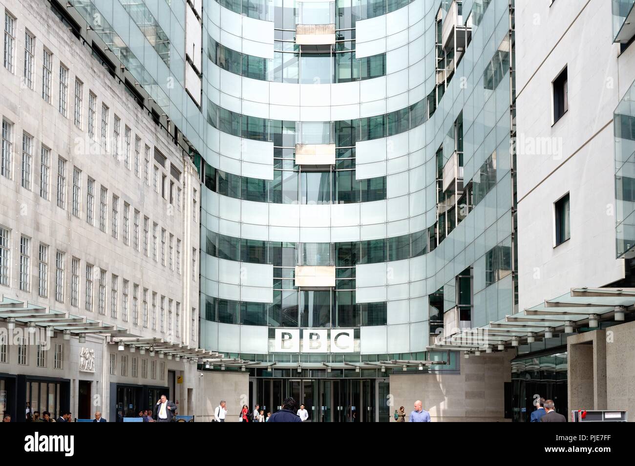 Esterno del Broadcasting House, sede della BBC Langham Place central London Inghilterra England Regno Unito Foto Stock
