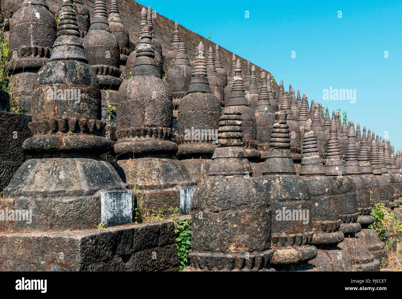 Koe Thaung Pagoda, Mrauk U, Myanmar Foto Stock