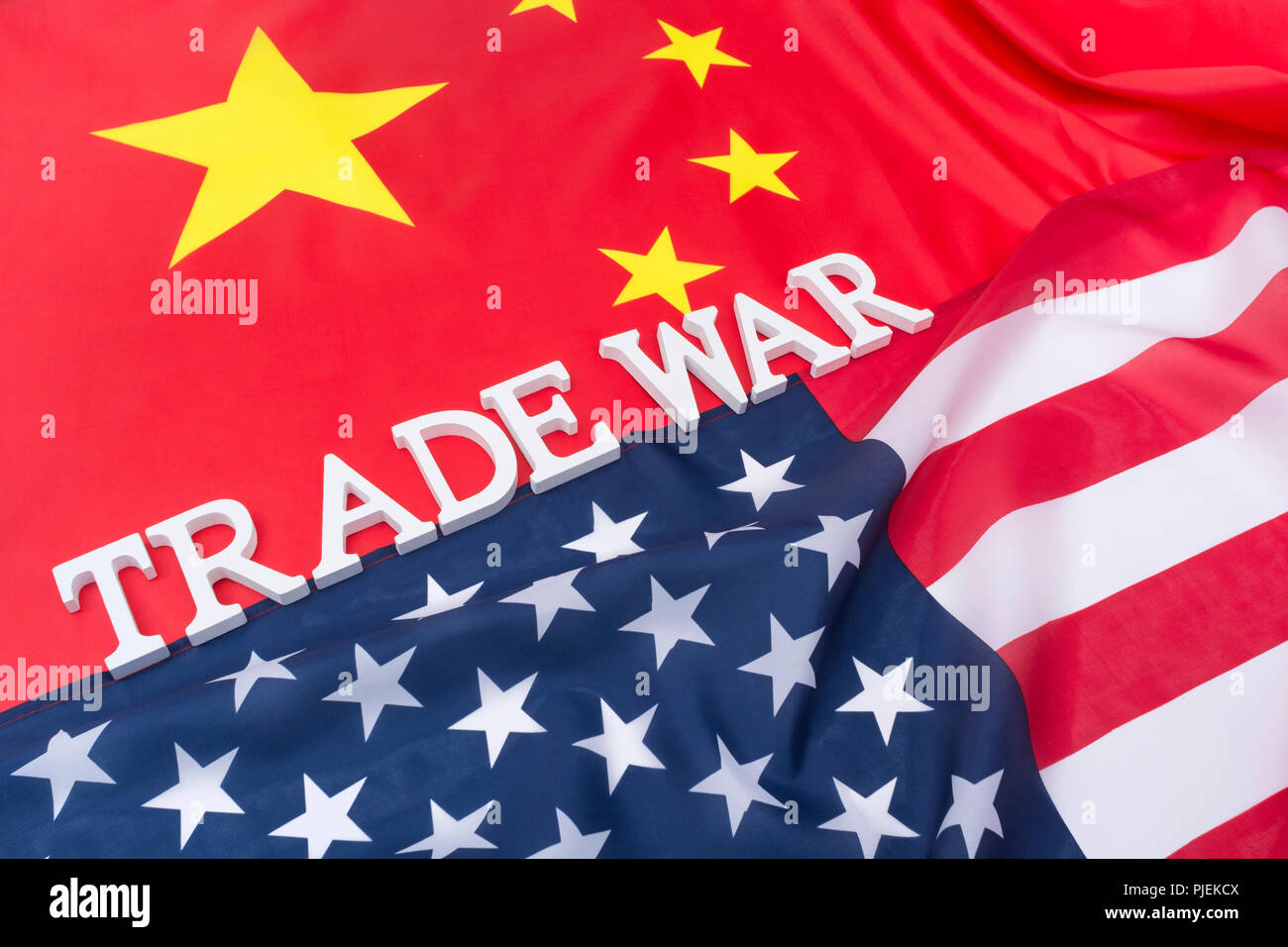 Metafora USA-Cina guerra commerciale / China-America tariffe - come parte di Donald Trump's MAGA / rendere l'America grande strategia nuovamente, guerra commerciale con la Cina. Foto Stock