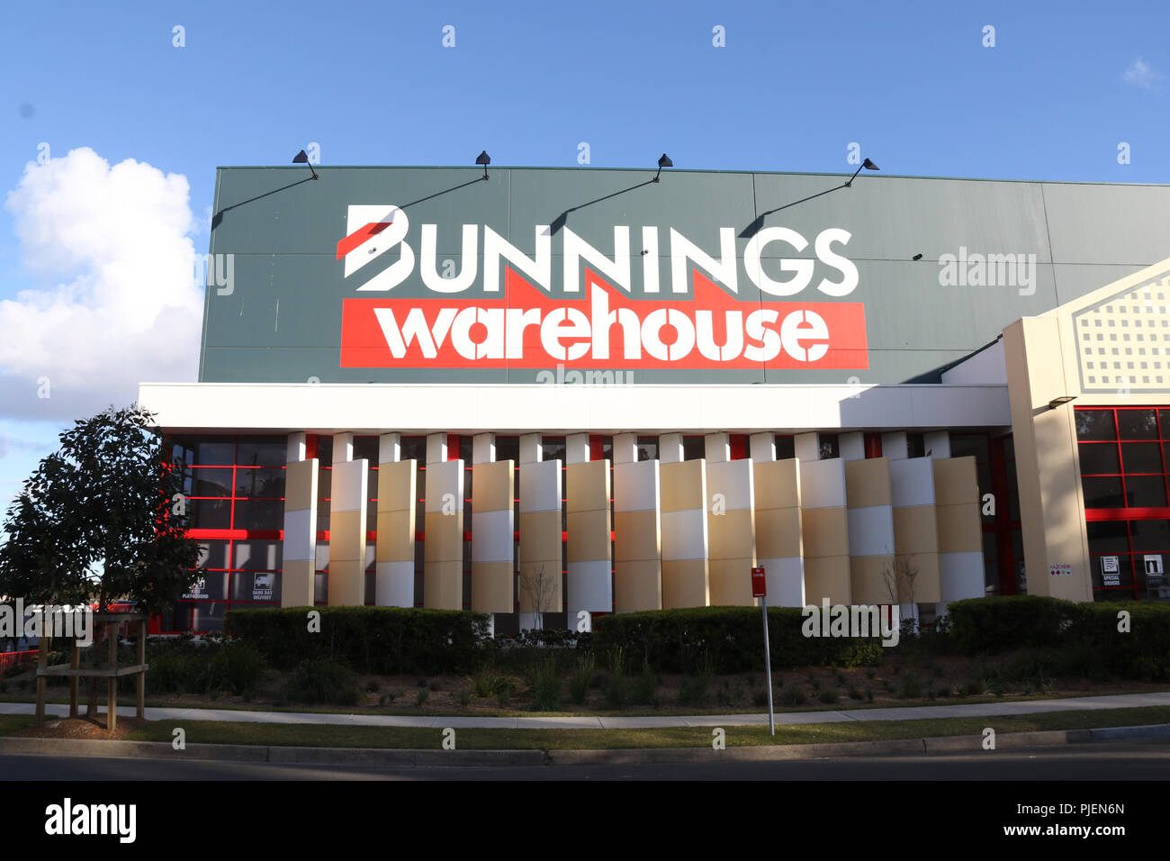Magazzino Bunnings, Kingsgrove Rd & Richland St, Kingsgrove NSW 2208 Foto Stock