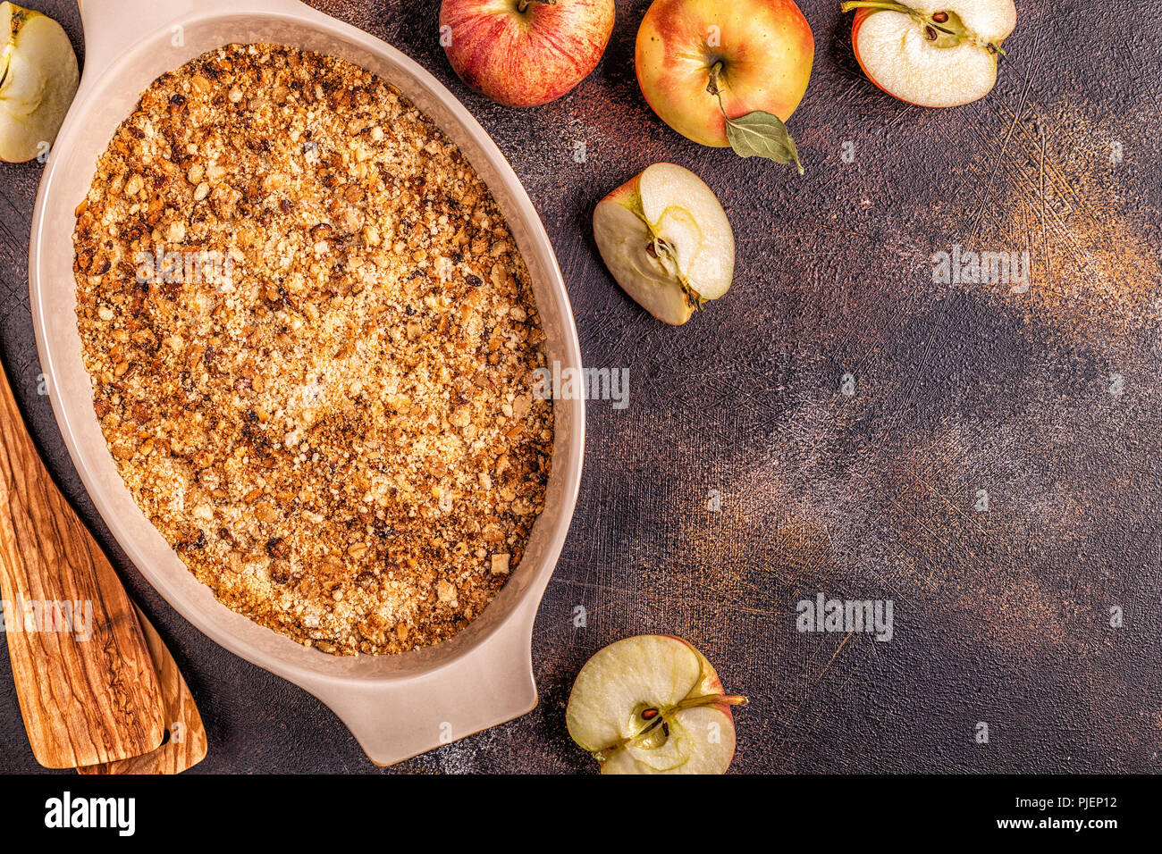 Ciliegio apple crumble croccante, vista dall'alto Foto Stock