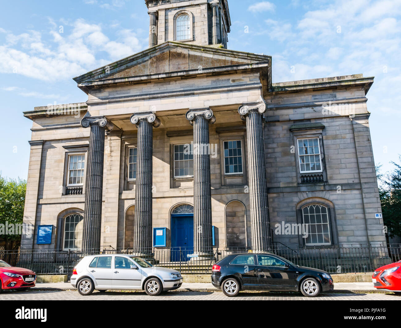 North Leith chiesa parrocchiale della Chiesa di Scozia, costruito 1816 con grande portico e colonne ioniche, Madera Street, Leith, Edimburgo, Scozia, Regno Unito Foto Stock