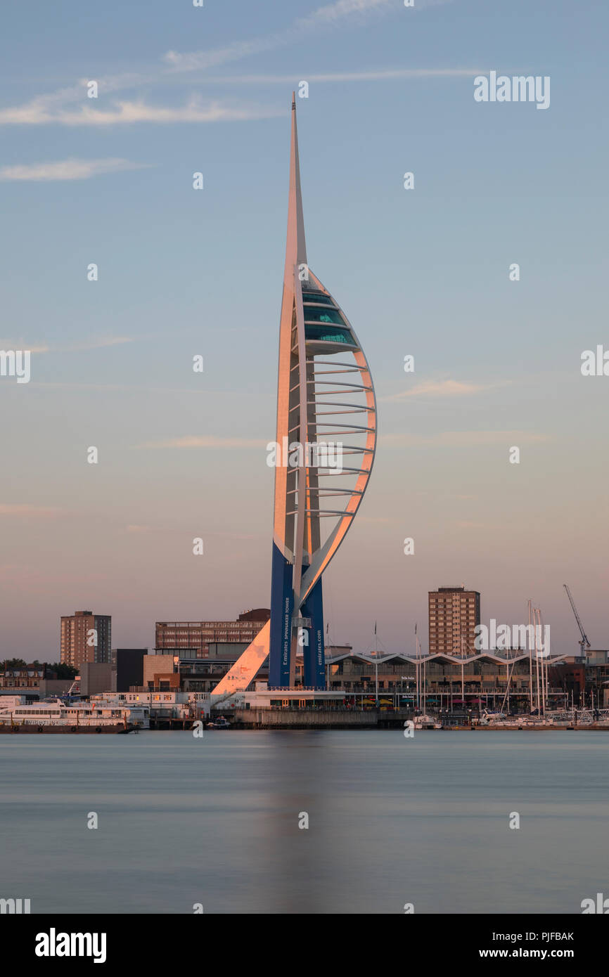 Spinnaker Tower, Portsmouth, Hampshire, Inghilterra, Regno Unito, Europa Foto Stock