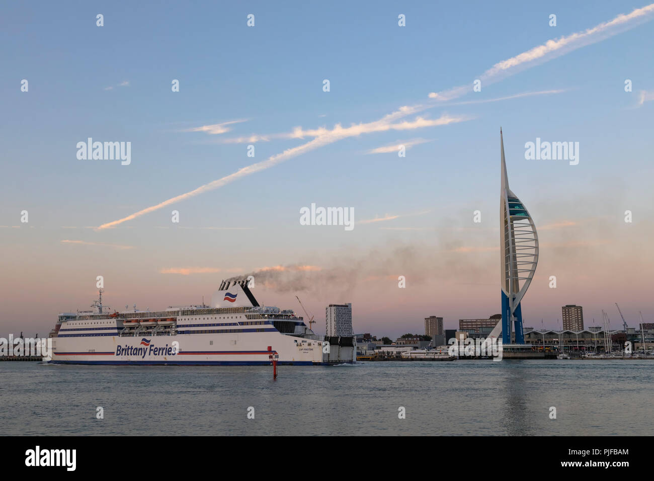 Spinnaker Tower, Portsmouth, Hampshire, Inghilterra, Regno Unito, Europa Foto Stock