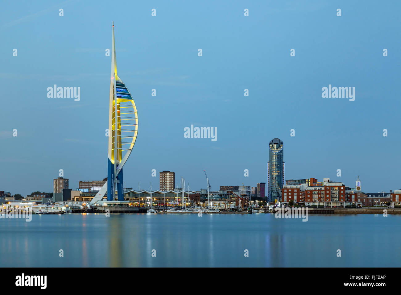 Spinnaker Tower, Portsmouth, Hampshire, Inghilterra, Regno Unito, Europa Foto Stock