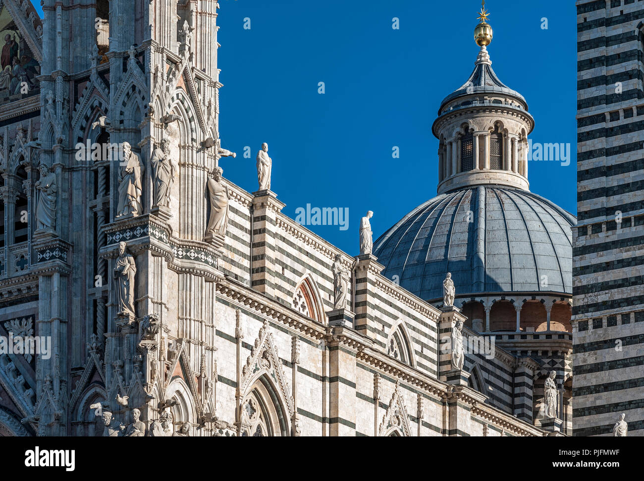 Cattedrale di Siena è una chiesa medievale di Siena, Italia, dedicata a Santa Maria Assunta. Foto Stock
