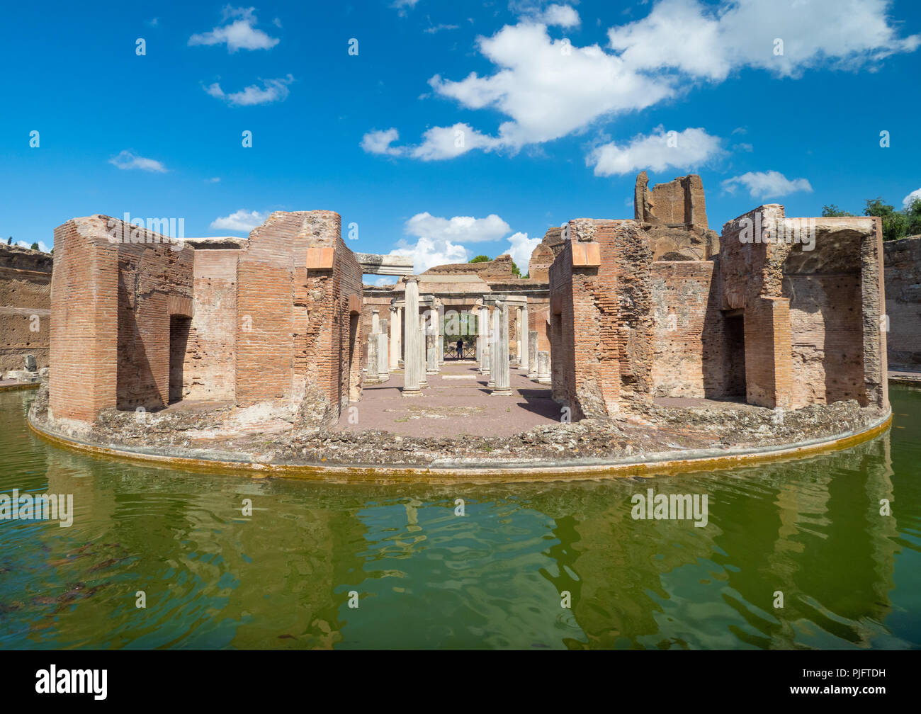 Tivoli, Italia - il famoso parco archeologico di Tivoli, in provincia di Roma, con le rovine di una città dell'impero romano chiamato Villa Adriana Foto Stock