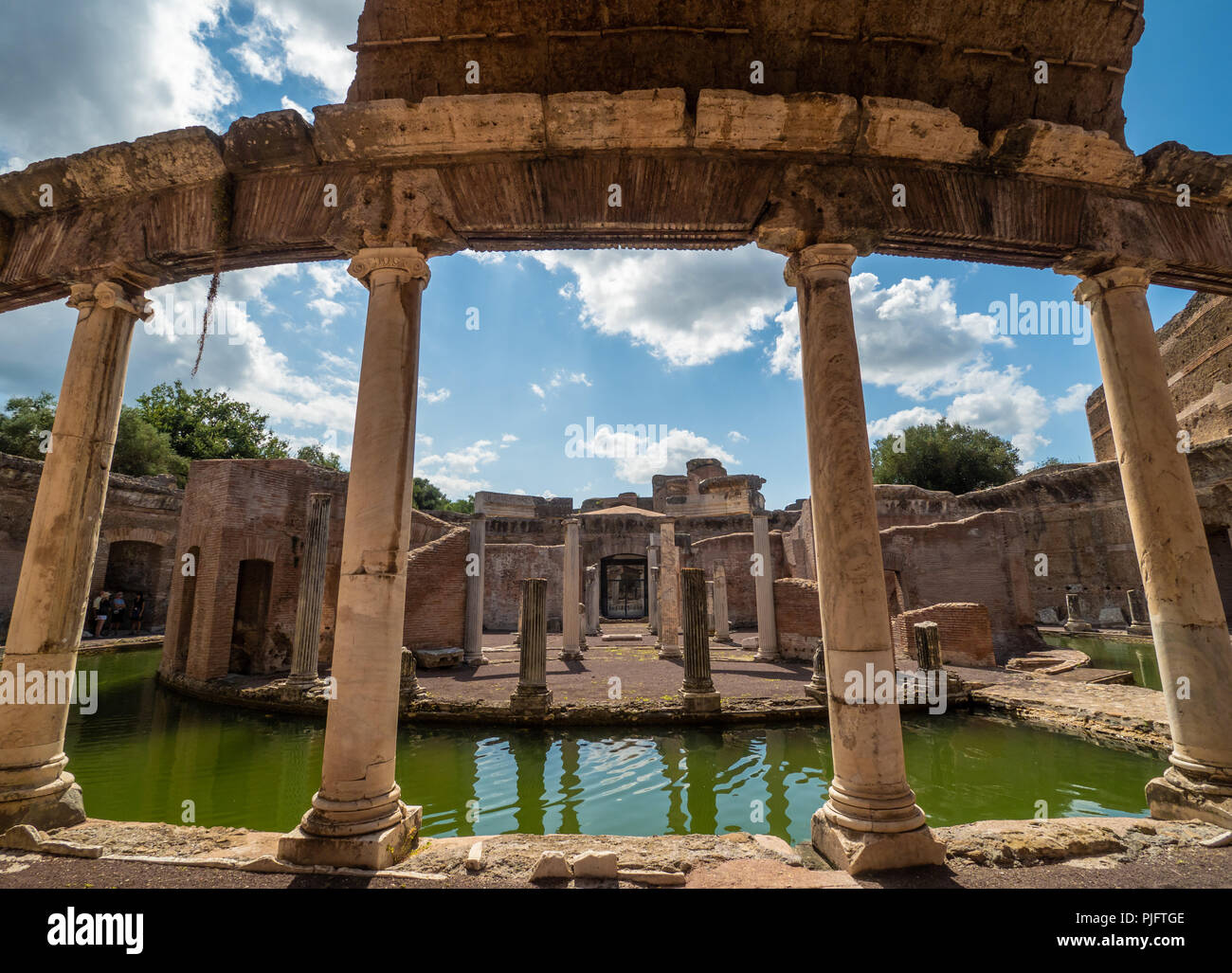 Tivoli, Italia - il famoso parco archeologico di Tivoli, in provincia di Roma, con le rovine di una città dell'impero romano chiamato Villa Adriana Foto Stock