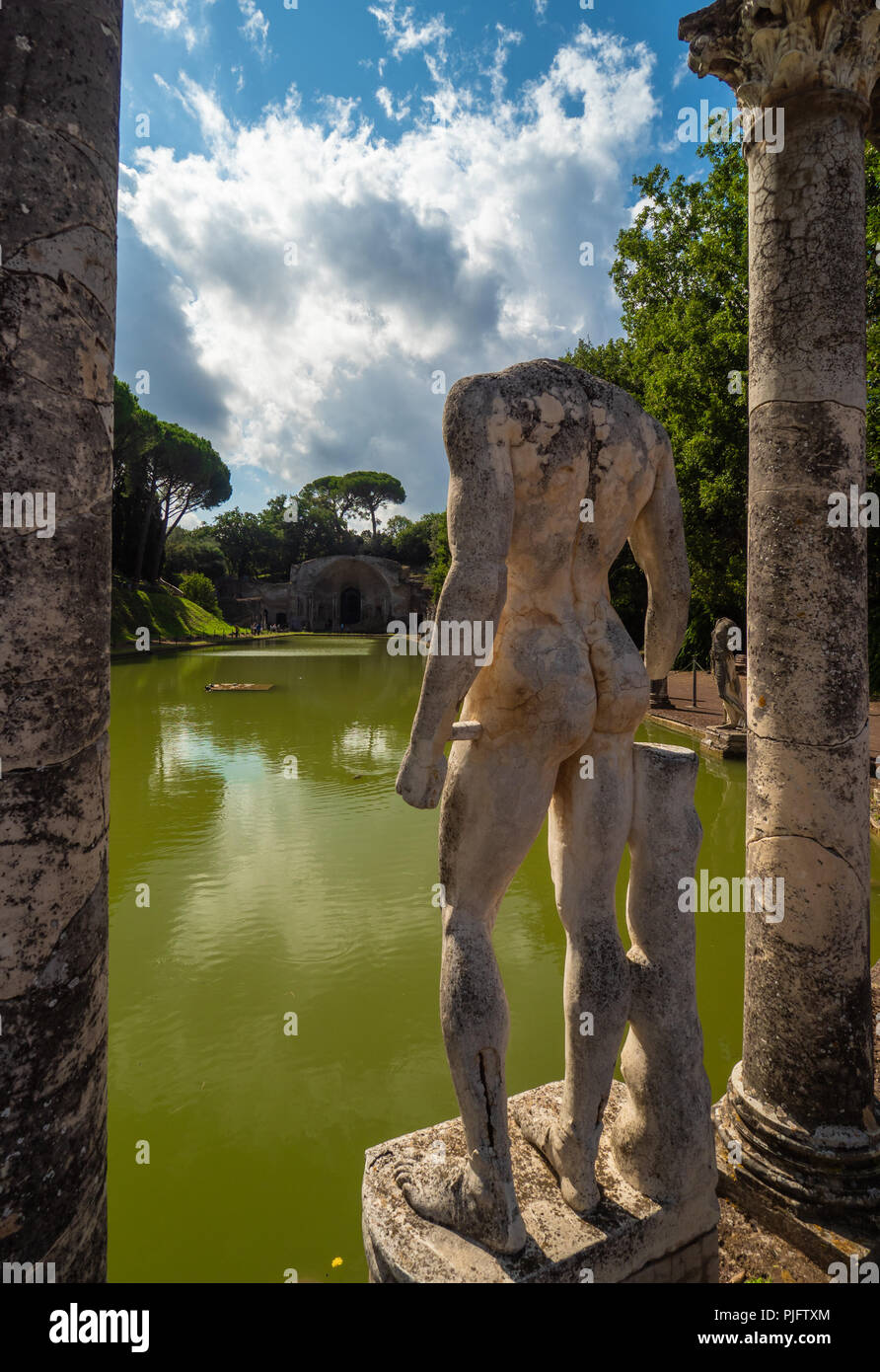 Tivoli, Italia - il famoso parco archeologico di Tivoli, in provincia di Roma, con le rovine di una città dell'impero romano chiamato Villa Adriana Foto Stock