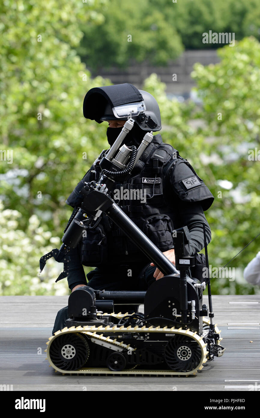 Francia, Parigi, miniera-robot più chiara dalla Prefettura di polizia di Parigi Foto Stock