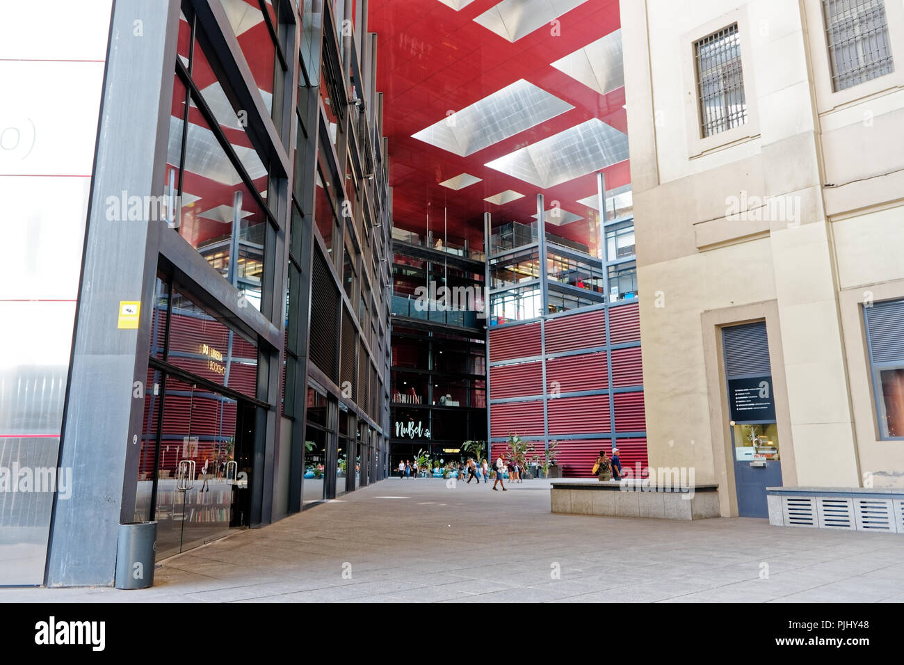 Madrid, Spagna - 06 settembre 2018: Museo Nazionale Centro artistico Reina Sofia. Lo spagnolo vanguard, museo di arte del XX secolo e di arte contemporanea basata in Ma Foto Stock