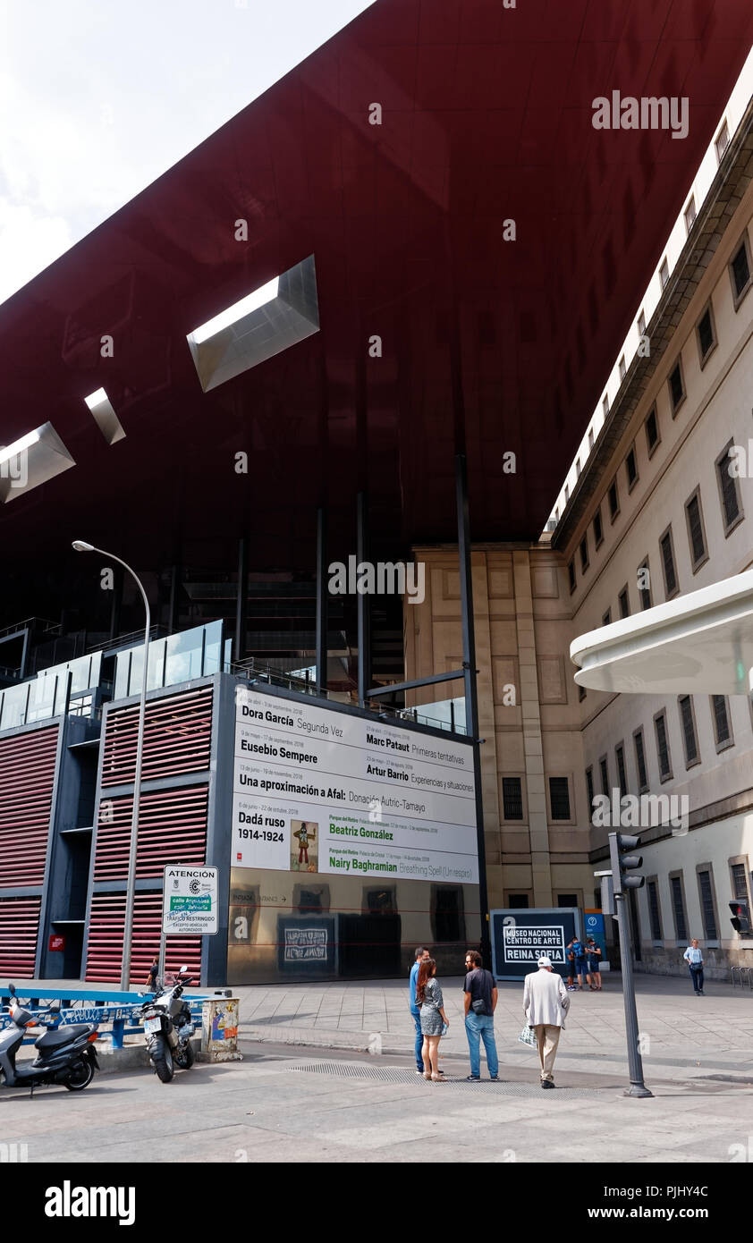 Madrid, Spagna - 06 settembre 2018: Museo Nazionale Centro artistico Reina Sofia. Lo spagnolo vanguard, museo di arte del XX secolo e di arte contemporanea basata in Ma Foto Stock