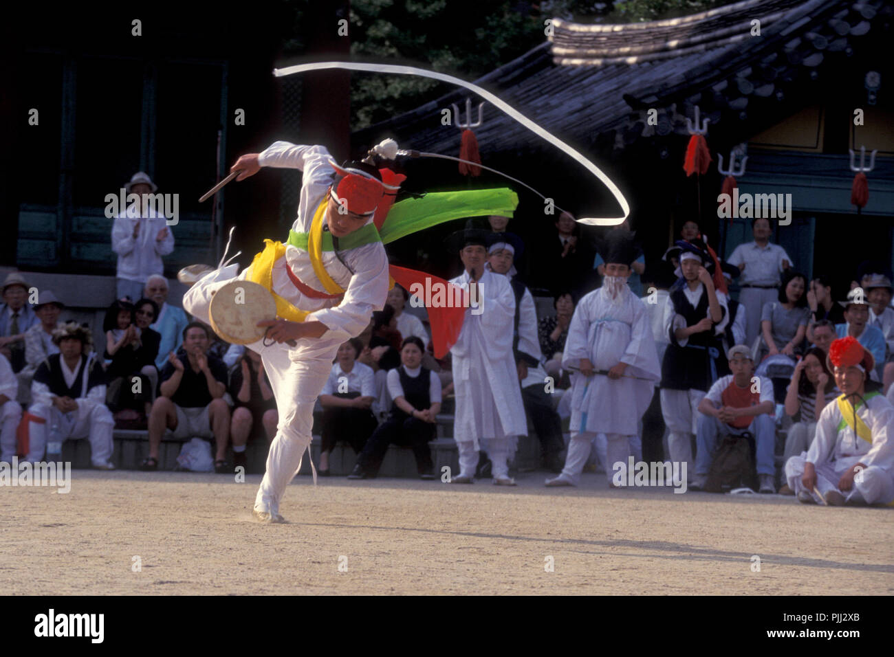 Una coreana tradizionale spettacolo di danza nella città di Seul in Corea del Sud in EastAasia. Southkorea, Seoul, Maggio 2006 Foto Stock