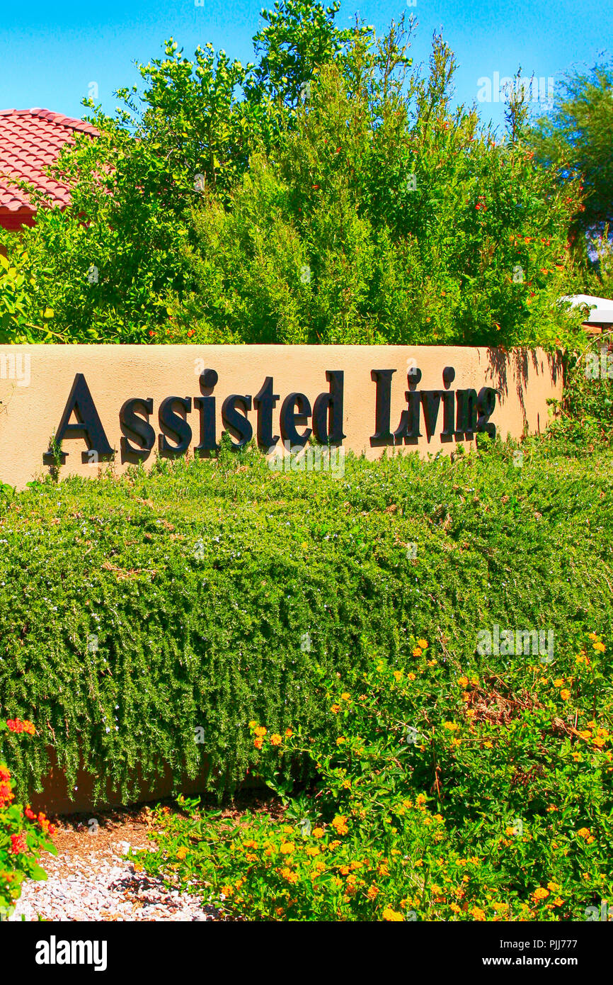 Assisted Living alloggiamento della comunità ingresso area sign in Tucson, AZ Foto Stock