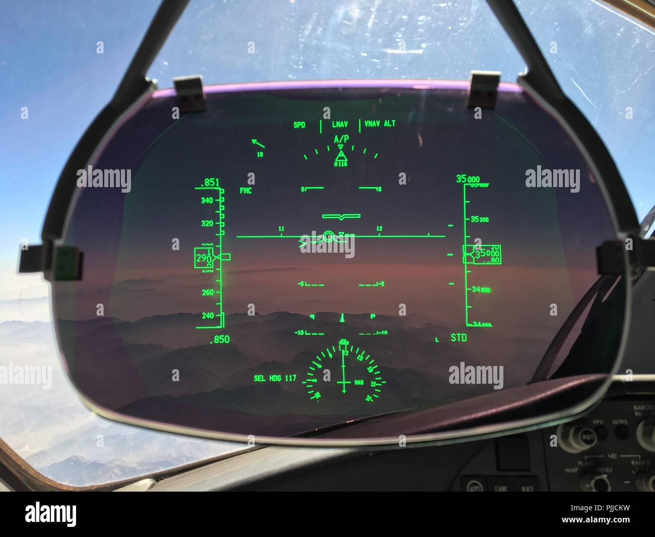 Aeromobile Heads Up Display (HUD) su un moderno Boeing 787 aereo di linea Foto Stock