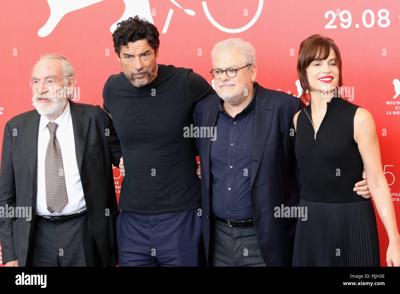 L'Europa, Italia, Lido di Venezia, 07 settembre, 2018 : (L) Renato Carpentieri, Alessandro Gassman, regista italiano ROBERTO ANDO' e Micaela Ramazzotti al photocall del film 'Una storia senza nome'. Settantacinquesimo Venice International Film Festival. Foto © Ottavia Da Re/Sintesi/Alamy Live News Foto Stock