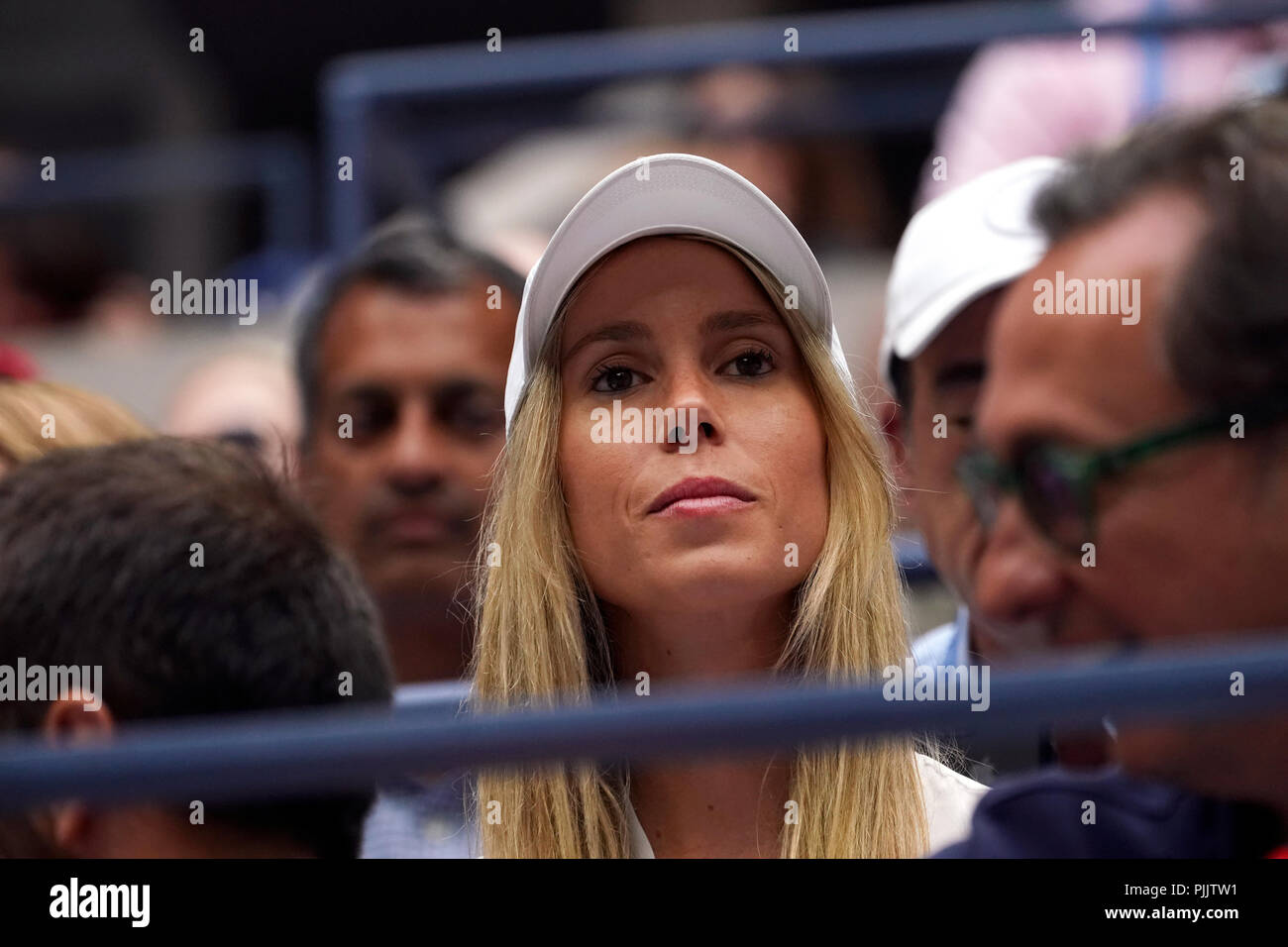 New York, Stati Uniti d'America. Il 7 settembre 2018. US Open Tennis: Rafael Nadal di suor Maria Isabel Nadal, il tifo per il suo fratello durante il suo semifinale partita contro Juan Martin Del Potro di Argentina a US Open a Flushing Meadows, New York. Nadal è stato costretto a ritirarsi dalla partita dopo la seconda serie, consentendo del Potro per avanzare alla domenica la finale contro Novak Djokovic. Credito: Adam Stoltman/Alamy Live News Foto Stock