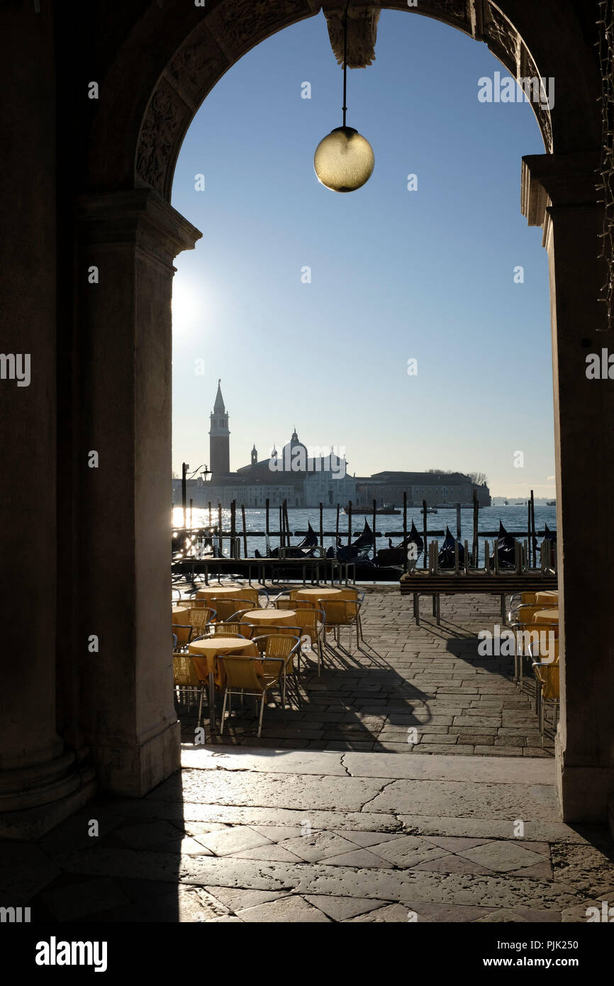 Vista dalla Piazza San Marco a Venezia verso San Giorgio Maggiore su Giudecca Foto Stock