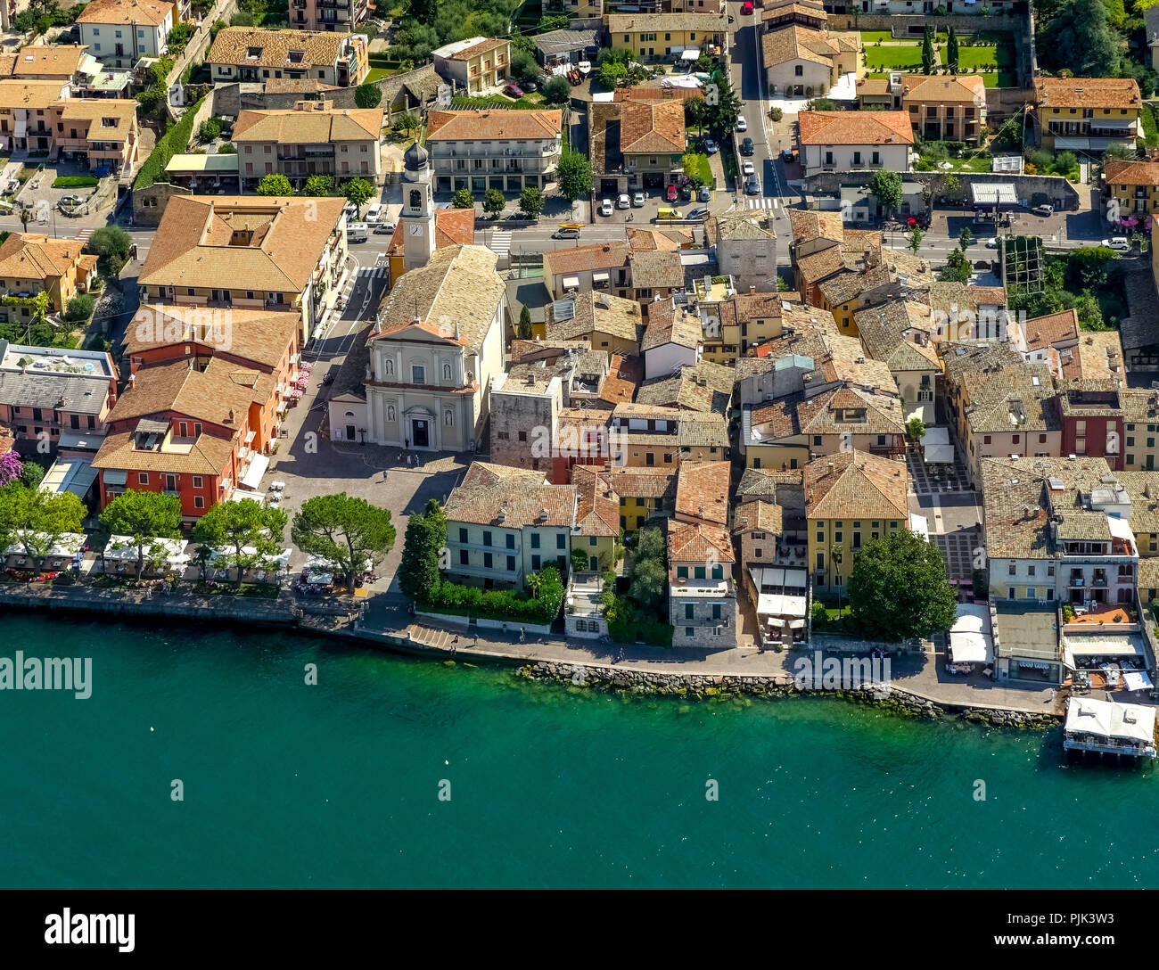 Vista aerea, Lago di Garda, il Lago di Garda e Torri del Benaco, Italia settentrionale, Veneto, Italia Foto Stock