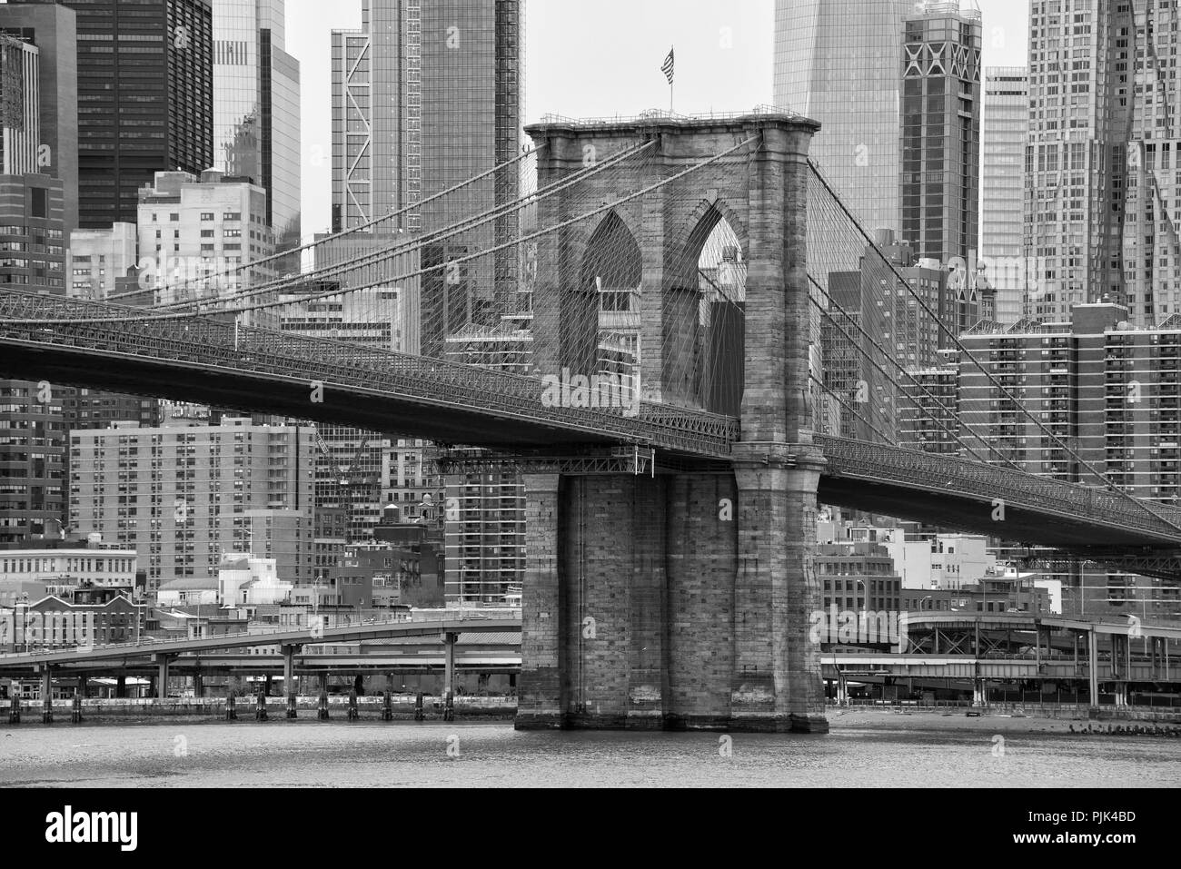 Ponte di Brooklyn a New York City, Stati Uniti d'America, Manhattan, con lo skyline di Manhattan Foto Stock