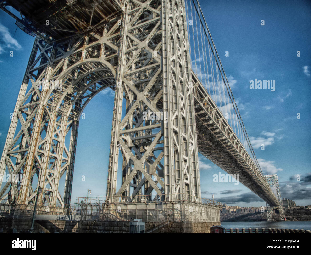 George Washington Bridge sul fiume Hudson, Manhattan, New York City, Stati Uniti d'America Foto Stock