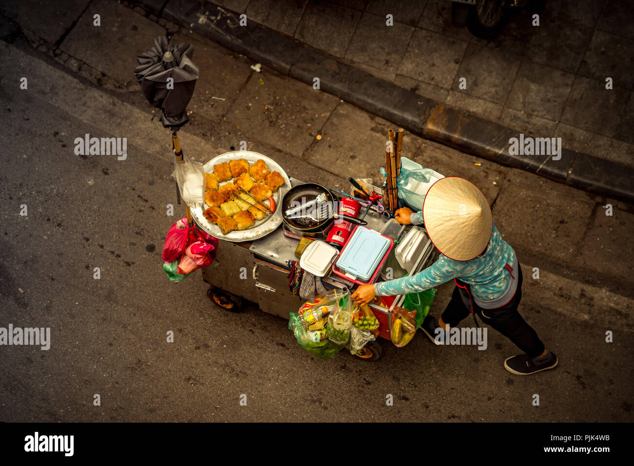 Asia, Vietnam, Hanoi, cucina, stallo alimentare, dei trasporti, dei trasporti, dei mezzi di trasporto Foto Stock