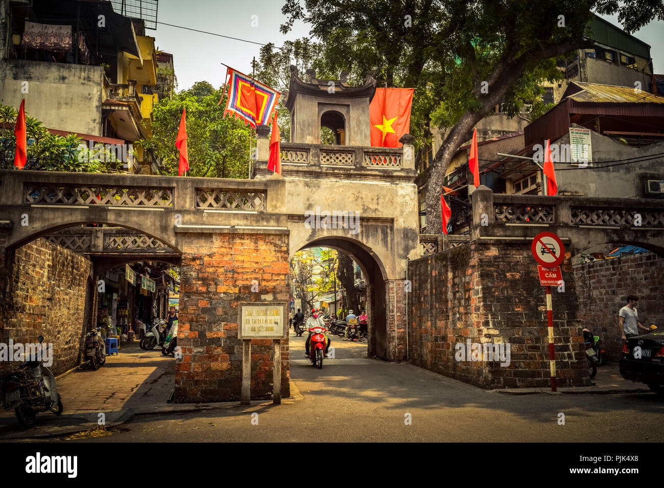 Il Vietnam, Asia sud-orientale, Asia, Hanoi, City Gate, Quan Chuong Foto Stock