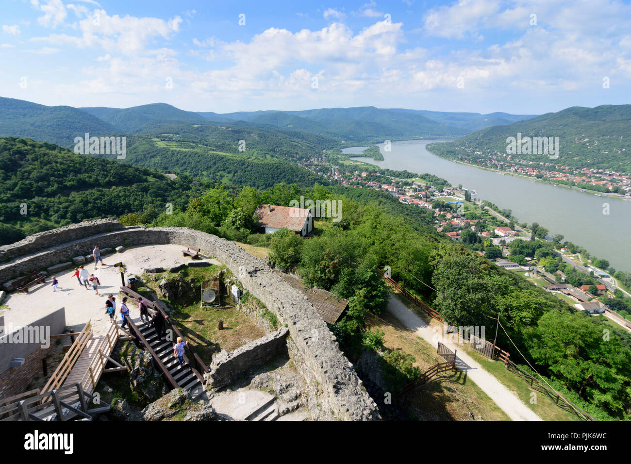 Visegrad (Plintenburg), vista dal castello superiore ad ansa del Danubio Nagymaros e Börzsöny Montagne in Ungheria, Pest, Ansa del Danubio (Dunakanyar) Foto Stock