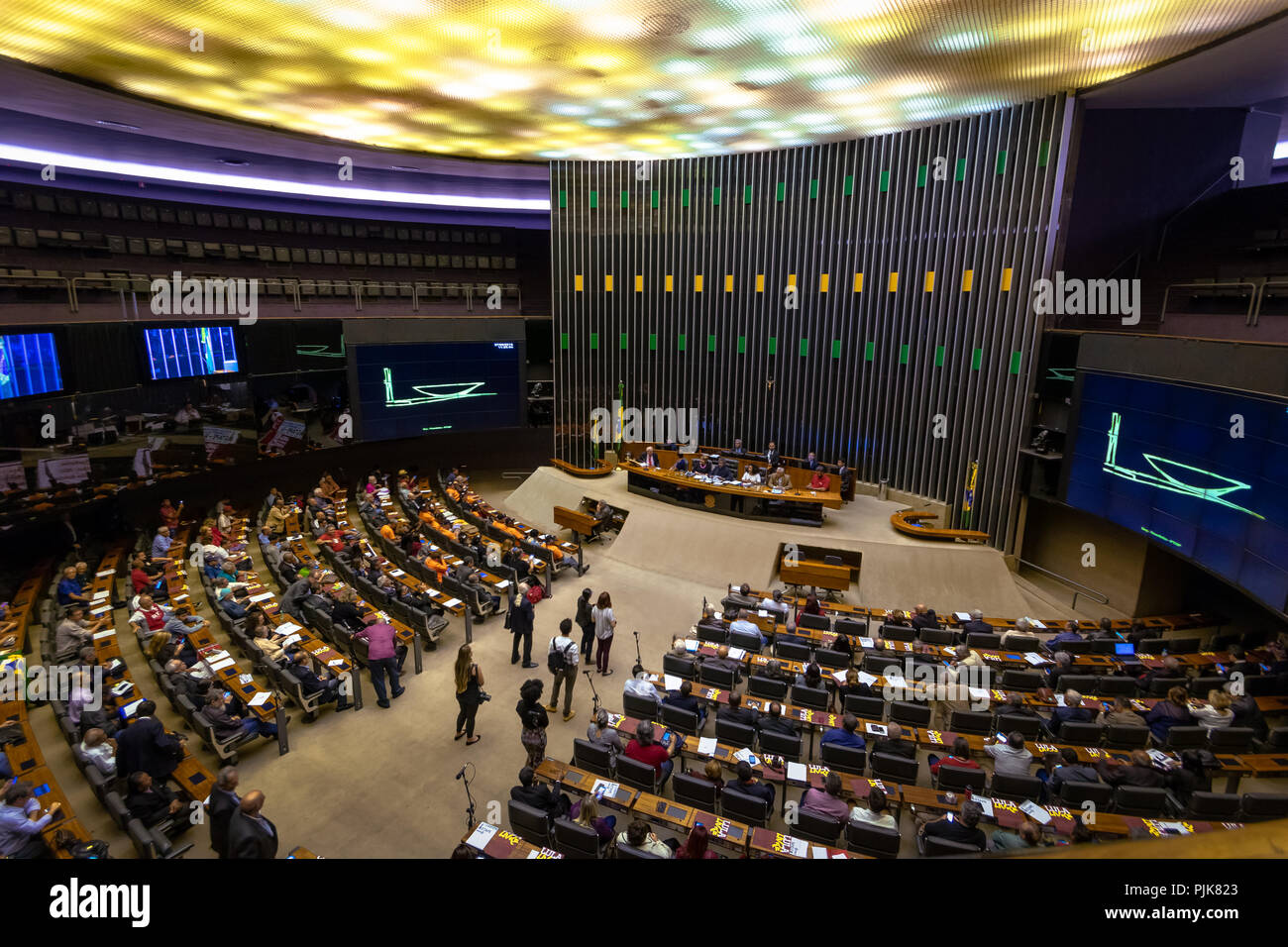 Camera dei deputati al Parlamento riunito in seduta plenaria in brasiliano Congresso Nazionale - Brasilia, Distrito Federal, Brasile Foto Stock