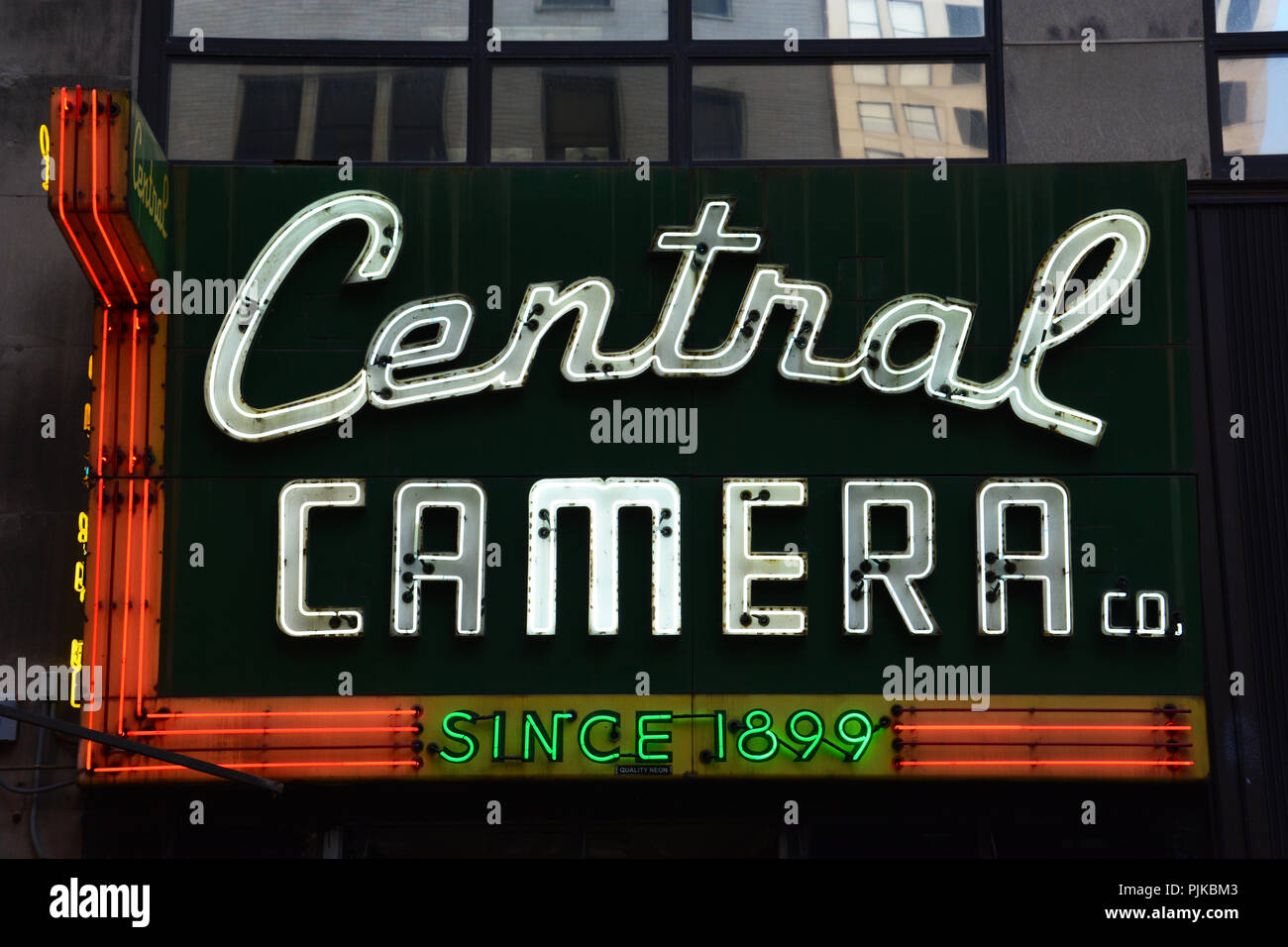 Fotocamera centrale ha venduto attrezzature fotografiche e servizi in Chicago Loop del Sud dal 1899 ed è la città più antica del negozio della fotocamera. Foto Stock