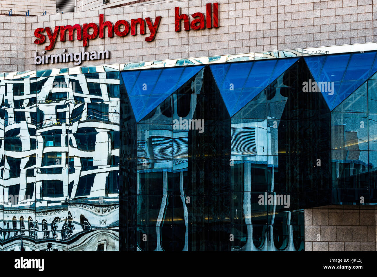 La Symphony Hall di Birmingham è parte del Centro Congressi internazionale. Foto Stock