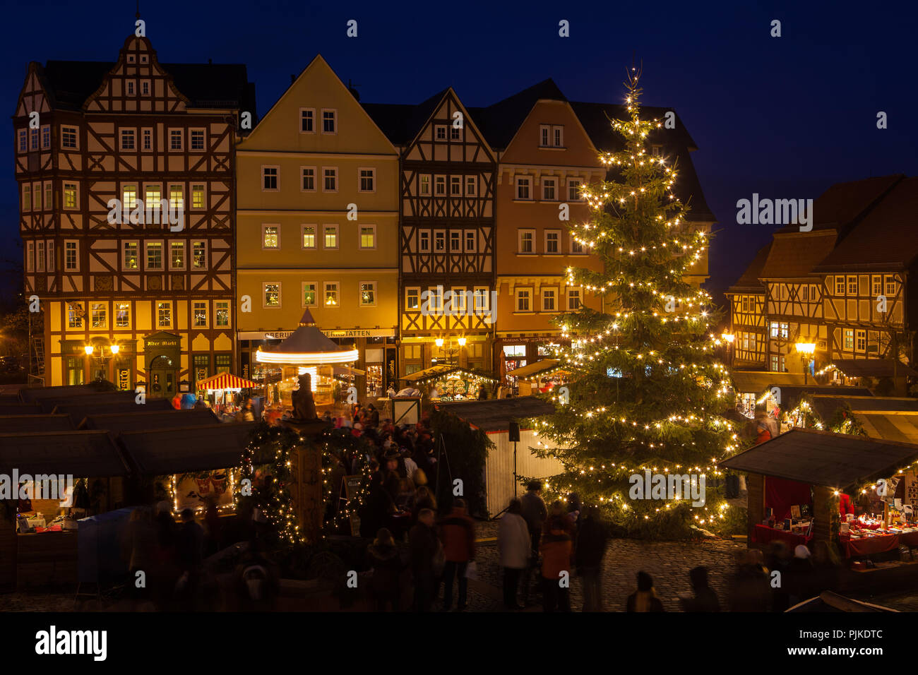 Adventsmarkt auf dem marktplatz des Hessenparks Neu Anspach Foto Stock