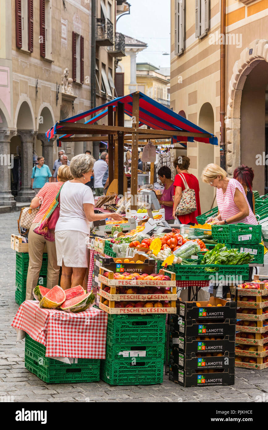 Mercato di bellinzona immagini e fotografie stock ad alta risoluzione -  Alamy