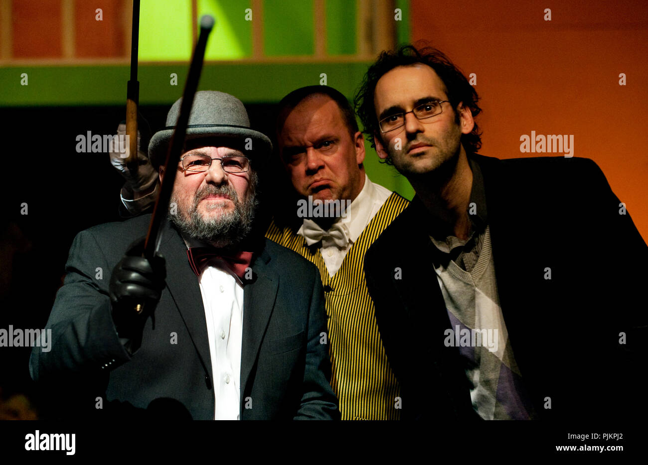 Compagnia di teatro De Alsembloem giocando Dwazen da Neil Simon, diretto da Hendrik van Eycken (Belgio, 17/03/2010) Foto Stock